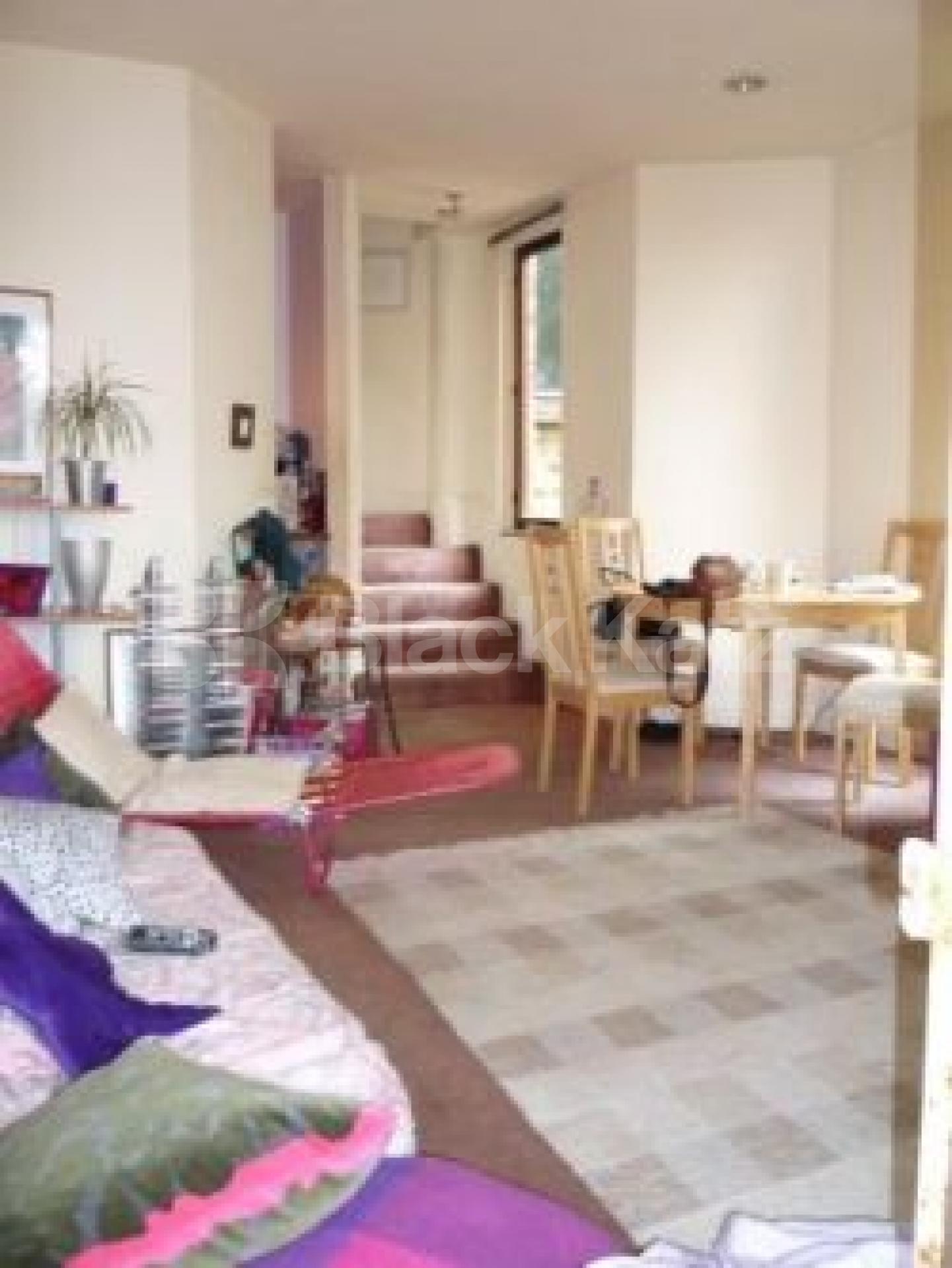 			A MUST SEE, 3 Bedroom, 1 bath, 1 reception Flat			 Church Lane, CROUCH END N8 n8